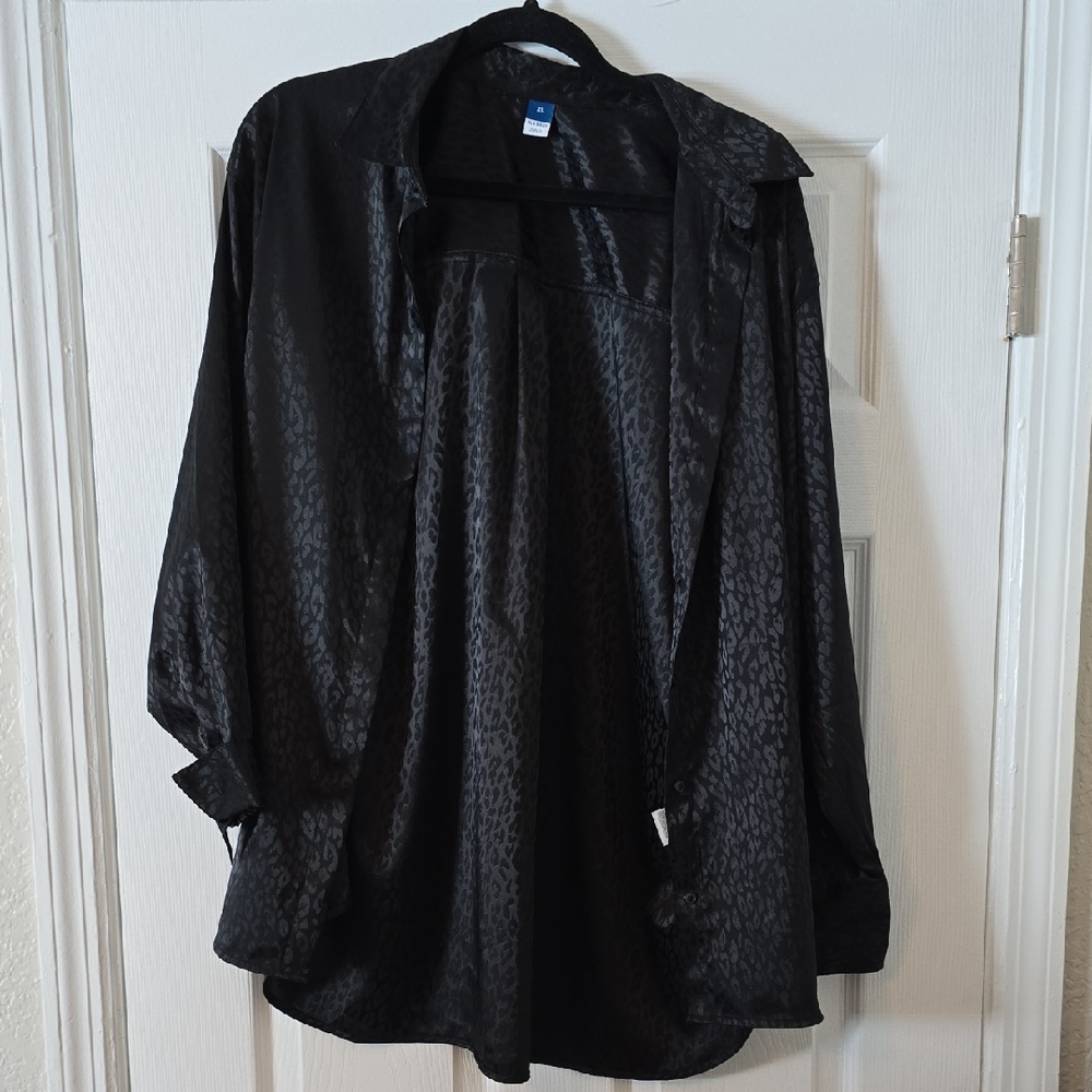 Old Navy Black Animal Print Top
